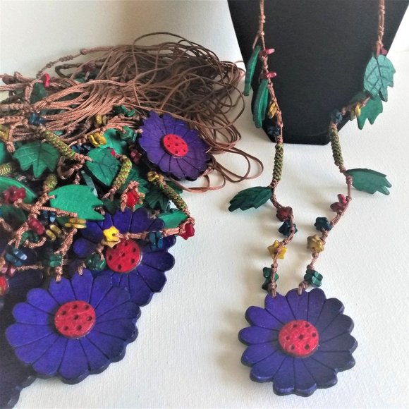 Multi-Colored Coconut Shell Flower Necklaces-Rounded Petals - Picture 1 of 7